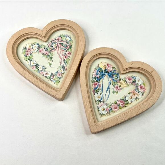 Set of Two Vintage Homco Barbara Mock Heart Wall Hangings - Picture 1 of 11